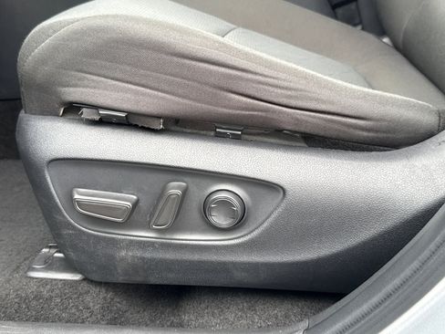 Used 2024 Toyota RAV4 XLE FWD image 24