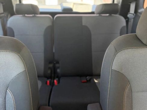 Used 2019 Chevrolet Traverse LT FWD image 23