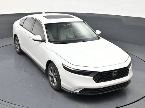 Used 2024 Honda Accord EX image 18