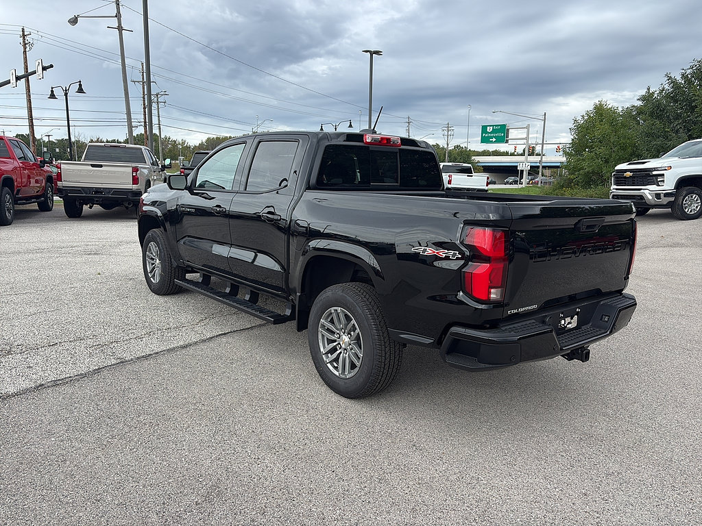 New 2026 Chevrolet Colorado LT w/ LT Convenience Package AWD/4WD image 3