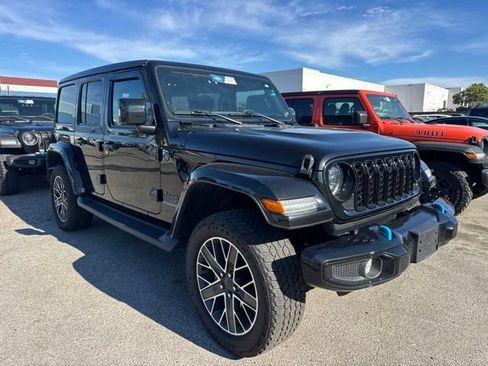 Used 2024 Jeep Wrangler High Altitude AWD/4WD image 3