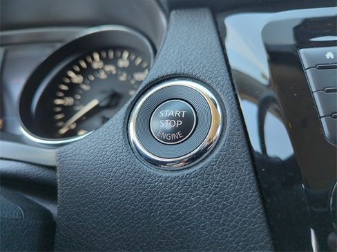 Certified 2018 Nissan Rogue SL w/ Premium Package image 42