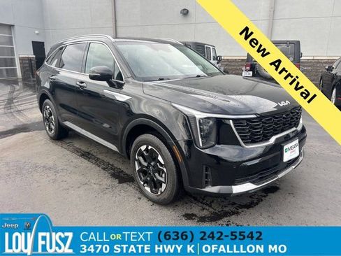 Used 2024 Kia Sorento S image 1
