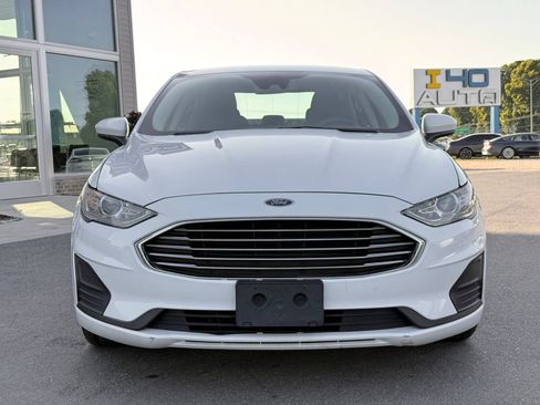 Used 2019 Ford Fusion SE FWD image 4