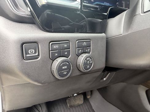Used 2025 Chevrolet Silverado 1500 LT Trail Boss w/ Convenience Package II AWD/4WD image 12