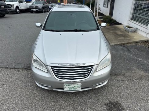 Used 2012 Chrysler 200 Limited image 9