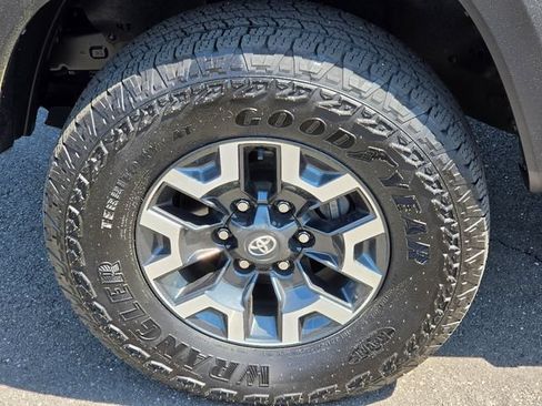 Used 2023 Toyota Tacoma TRD Off-Road AWD/4WD image 18