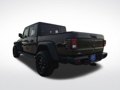 Used 2020 Jeep Gladiator Sport w/ Technology Group AWD/4WD image 7