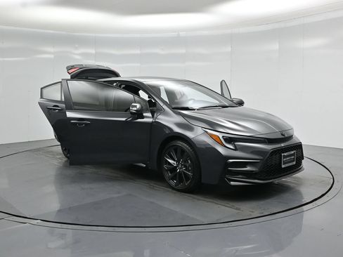 Used 2026 Toyota Corolla SE FWD image 30