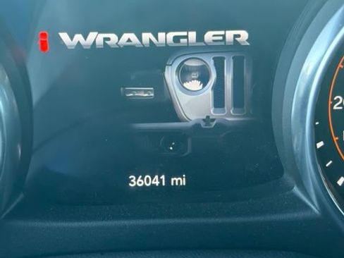 Used 2023 Jeep Wrangler Unlimited Sport AWD/4WD image 7