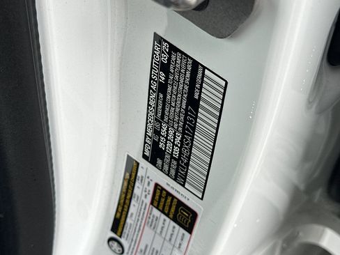 Used 2025 Mercedes-Benz E 350 4MATIC Sedan image 35