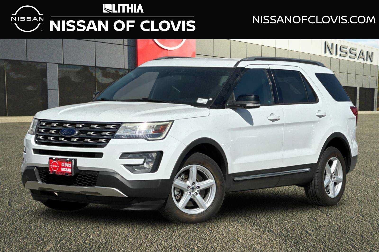Used 2017 Ford Explorer XLT AWD/4WD image 1