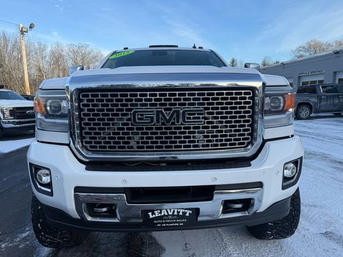 Used 2015 GMC Sierra 2500 Denali image 3