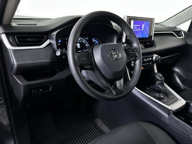 Used 2025 Toyota RAV4 LE AWD/4WD image 10