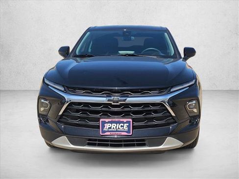 Used 2023 Chevrolet Blazer LT w/ Driver Confidence Package FWD image 2