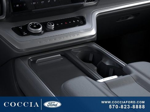 New 2026 Ford Expedition Active image 15