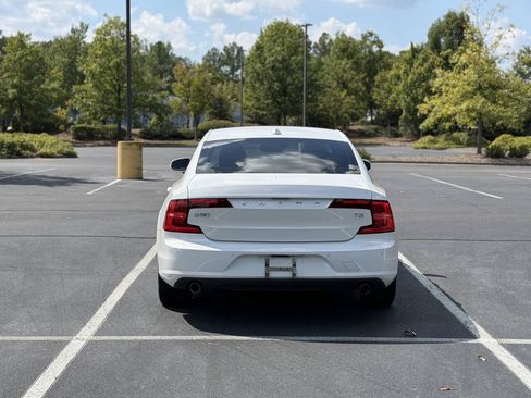 Used 2017 Volvo S90 T5 Momentum w/ Convenience Package FWD image 6
