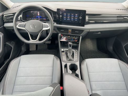 Certified 2025 Volkswagen Jetta SE image 26