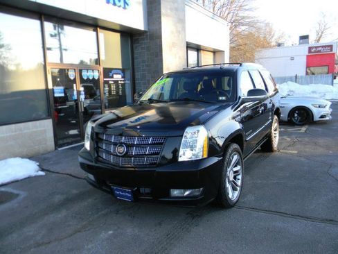 Used 2014 Cadillac Escalade Premium image 4