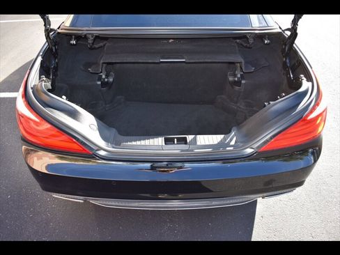 Used 2015 Mercedes-Benz SL 550 w/ Driver Assistance Package image 26