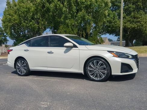 Used 2023 Nissan Altima 2.5 SL AWD/4WD image 2