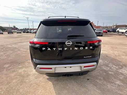 Certified 2025 Nissan Pathfinder Platinum FWD image 5