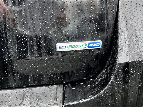 Used 2020 Ford Explorer XLT w/ Equipment Group 202A image 10