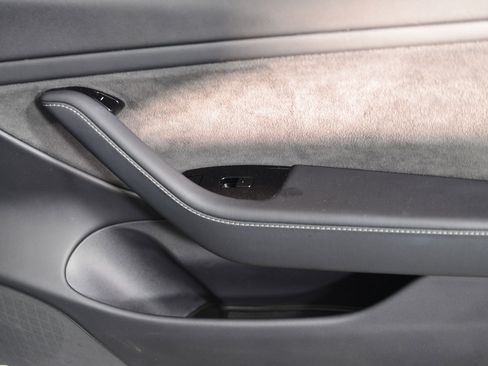 Used 2020 Tesla Model 3 Performance image 9