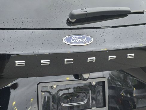 Used 2025 Ford Escape ST-Line w/ Tech Pack #1 FWD image 36