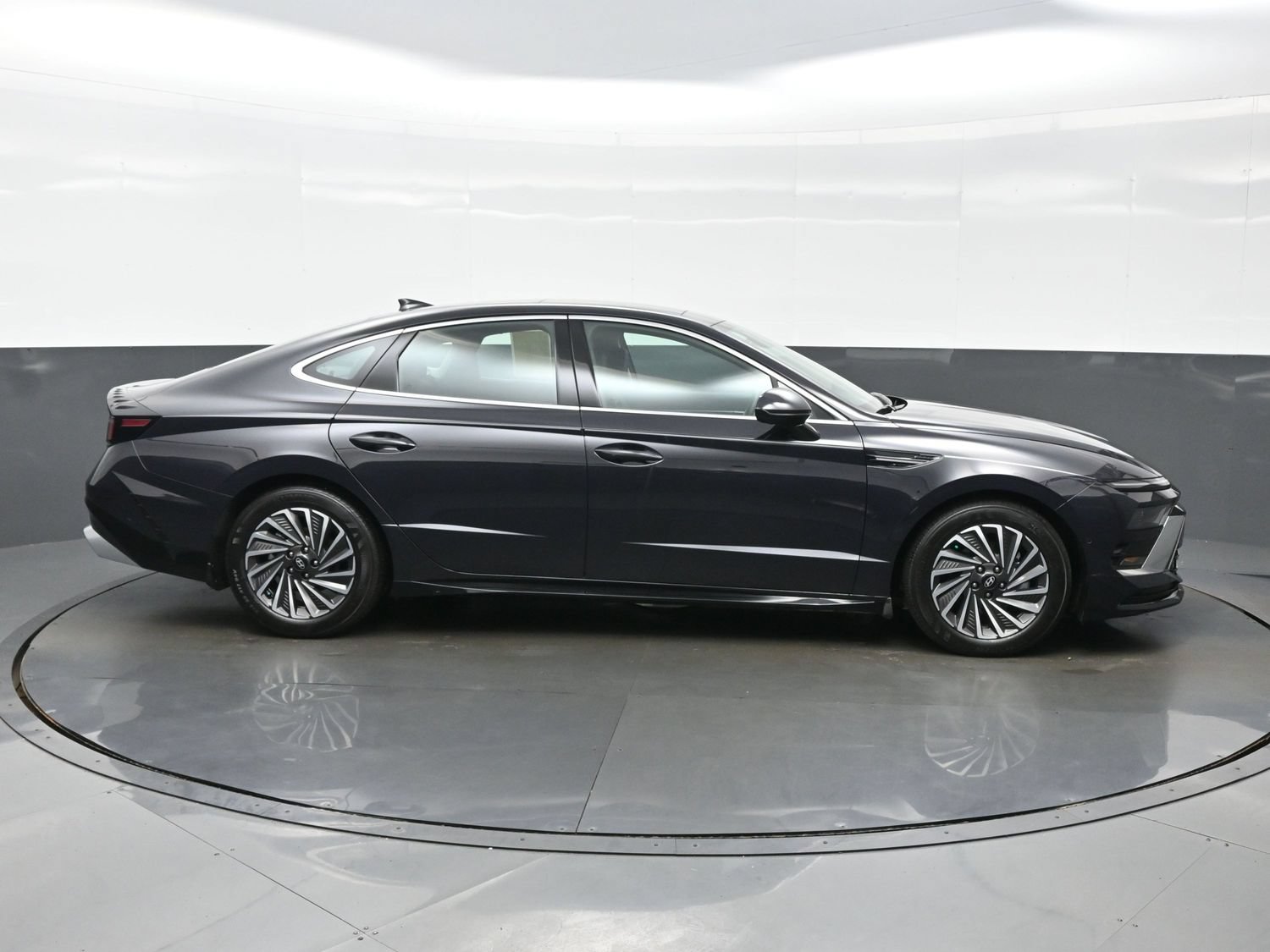 Certified 2026 Hyundai Sonata Limited FWD image 7