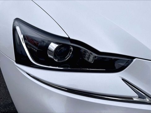Used 2017 Lexus IS 200t RWD image 30