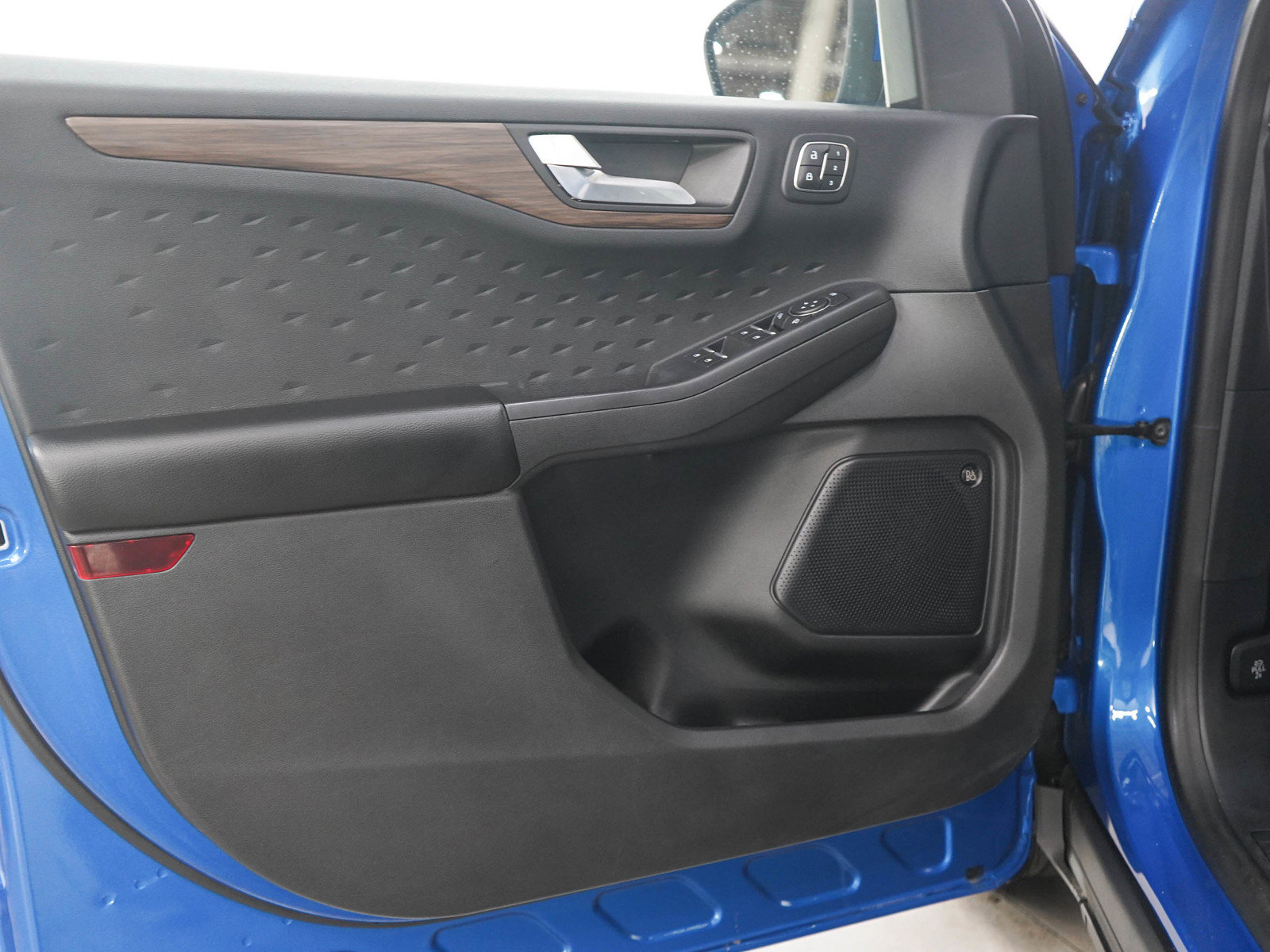 Used 2020 Ford Escape Titanium AWD/4WD image 18