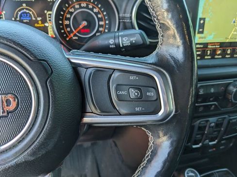 Used 2019 Jeep Wrangler Unlimited Sahara AWD/4WD image 28