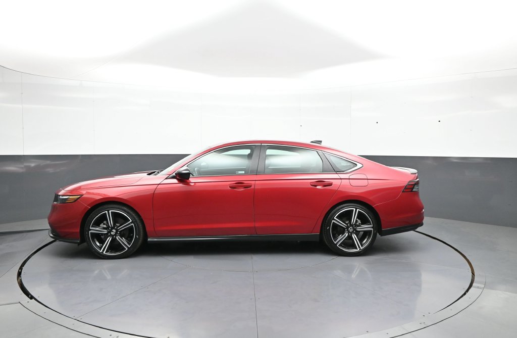 Certified 2025 Honda Accord Sport image 9