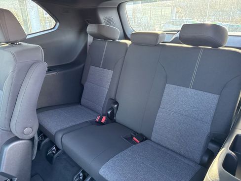 New 2026 GMC Acadia Elevation image 11