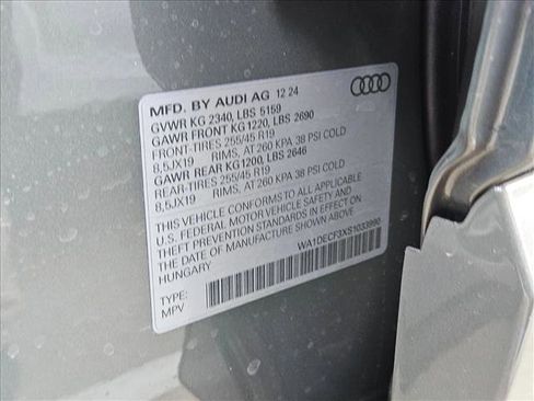 Used 2025 Audi Q3 2.0T Premium w/ Convenience Package image 17