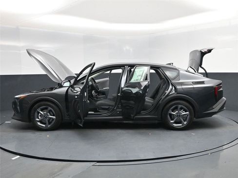 New 2025 Kia K4 LXS image 20