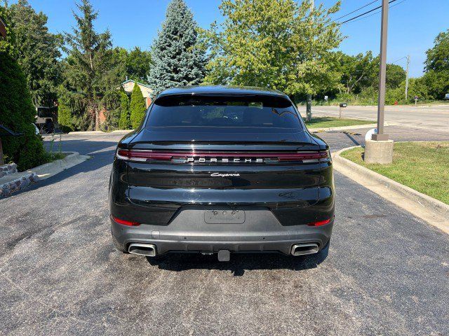 Used 2024 Porsche Cayenne Coupe AWD/4WD image 7