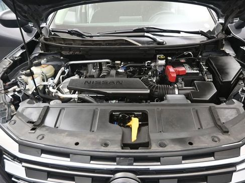 Used 2024 Nissan Rogue S AWD/4WD image 12