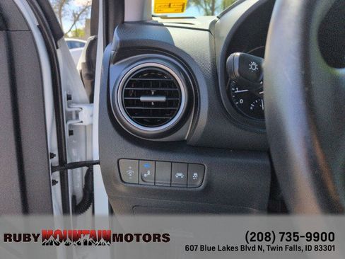 Used 2021 Hyundai Kona SEL Plus w/ Cargo Package AWD/4WD image 14