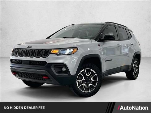 Used 2024 Jeep Compass Trailhawk AWD/4WD image 1