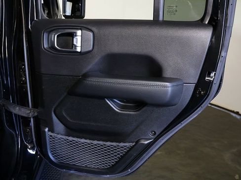 Used 2022 Jeep Wrangler Unlimited Sahara AWD/4WD image 33