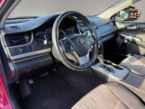 Used 2014 Toyota Camry SE FWD image 17