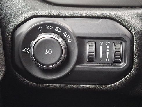 Used 2022 Jeep Wrangler Unlimited Sahara w/ LED Lighting Group image 23