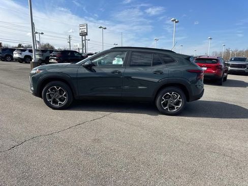 New 2026 Chevrolet Trax LT w/ Driver Confidence Package image 7