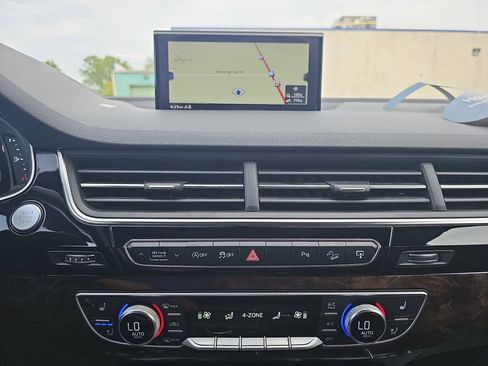 Used 2017 Audi Q7 3.0T Prestige w/ Prestige Package AWD/4WD image 25