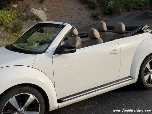 Used 2013 Volkswagen Beetle 2.0T FWD image 30
