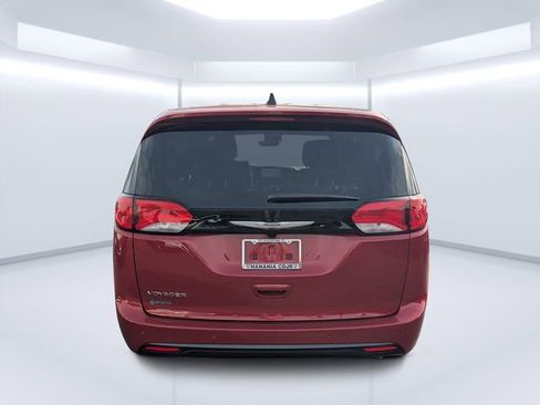 New 2026 Chrysler Voyager LX FWD image 4