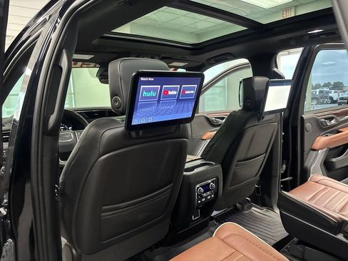 Used 2023 GMC Yukon Denali Ultimate AWD/4WD image 33