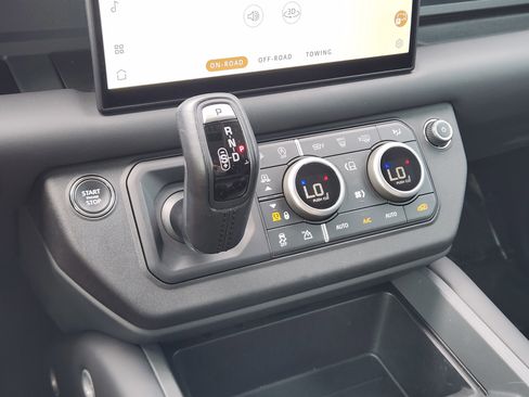 Certified 2025 Land Rover Defender 110 S AWD/4WD image 15